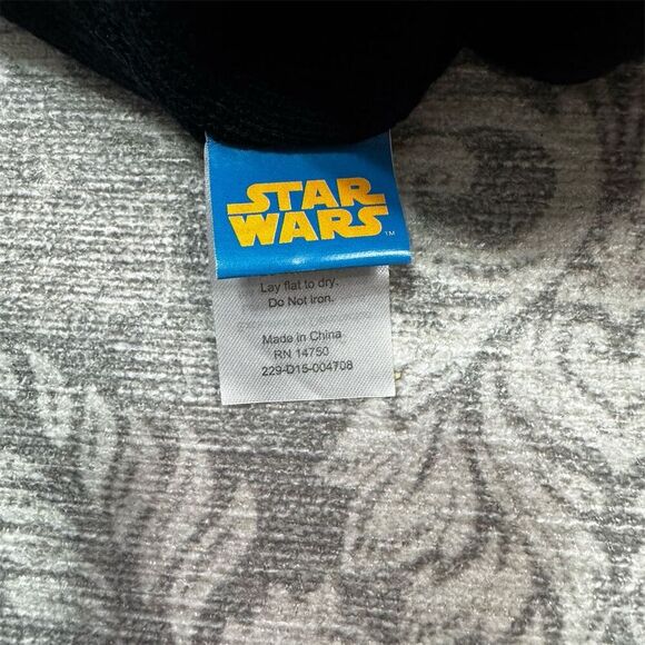 Star Wars Beanie Hat Darth Vader & Yoda Design Unisex Winter Cap - Picture 5 of 6